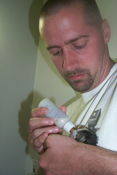 9_04bottlefeeding